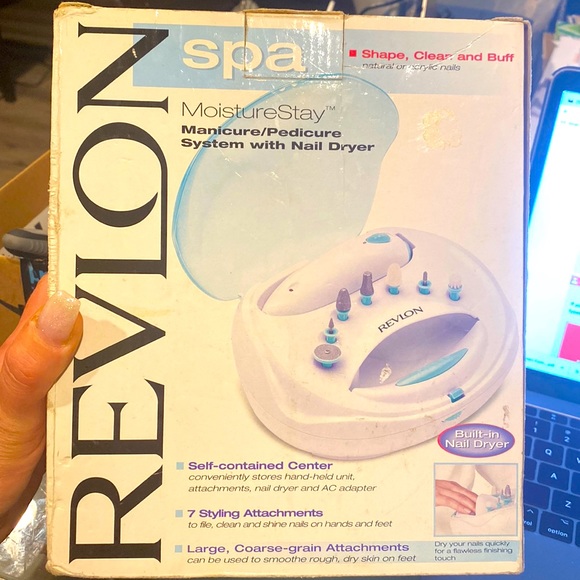New Revlon manicure kit w/  nail dryer. 7 attachments to file, clean and shine. - Picture 1 of 6